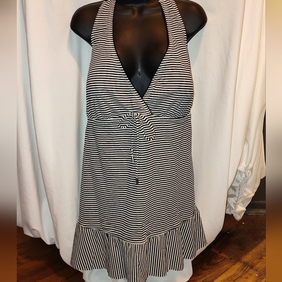 Black & White striped tankini top with ruffled skirt - Picture 1 of 8